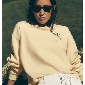 ALO Yoga Candlelight yellow full length crewneck